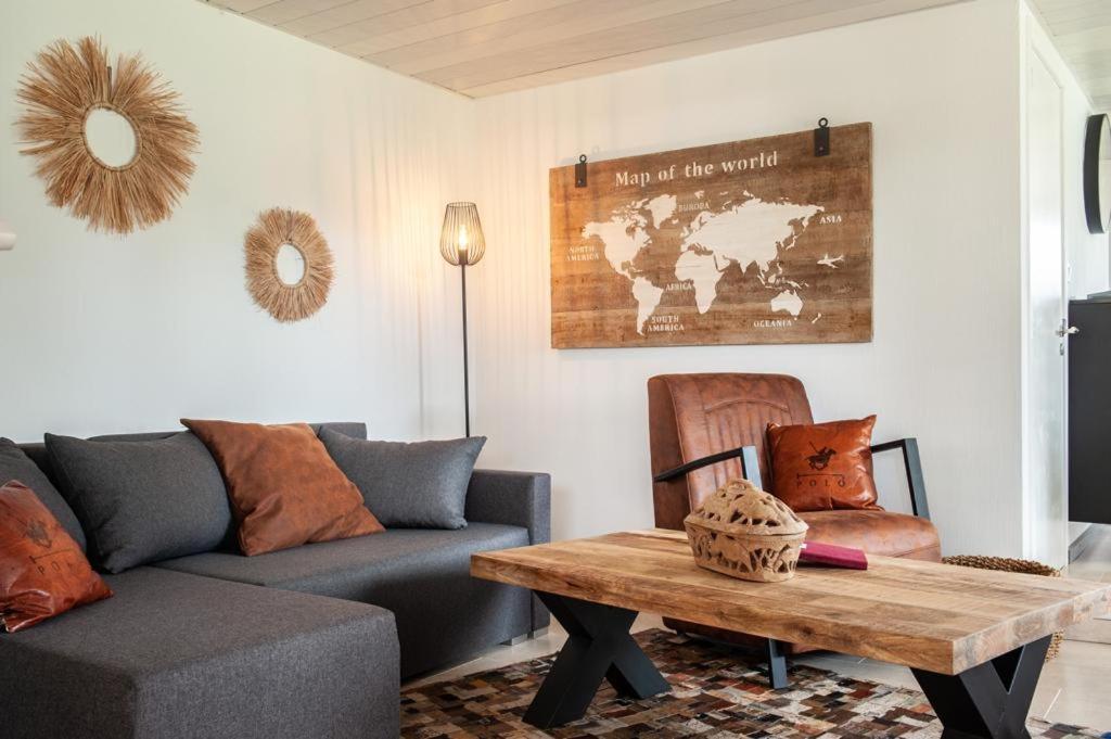 Prachtige Chalet Wabi Sabi Aan Het Water! Geel Kültér fotó